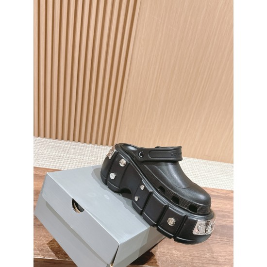  Balenciaga Slippers