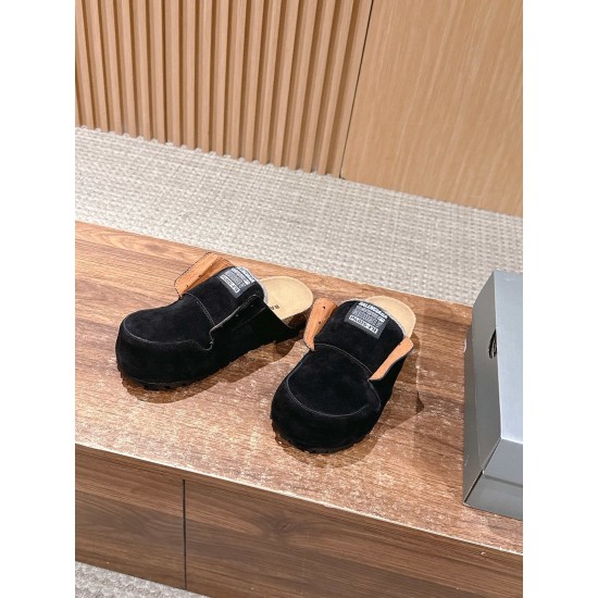  Balenciaga Slippers