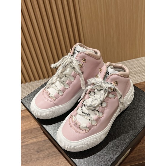 CHANEL Sneakers
