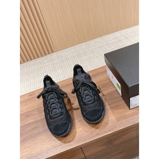 CHANEL Sneakers