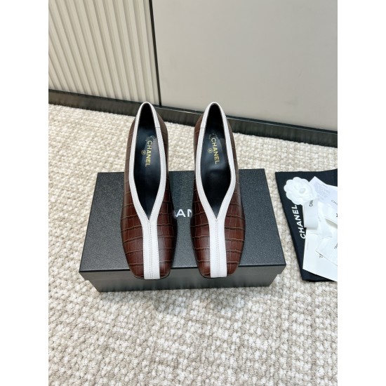 CHANEL Pumps and Slingbacks
