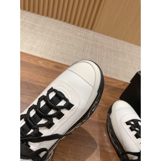 CHANEL Sneakers