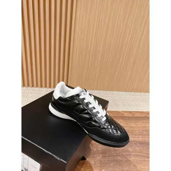 CHANEL Sneakers