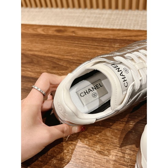 CHANEL Sneakers