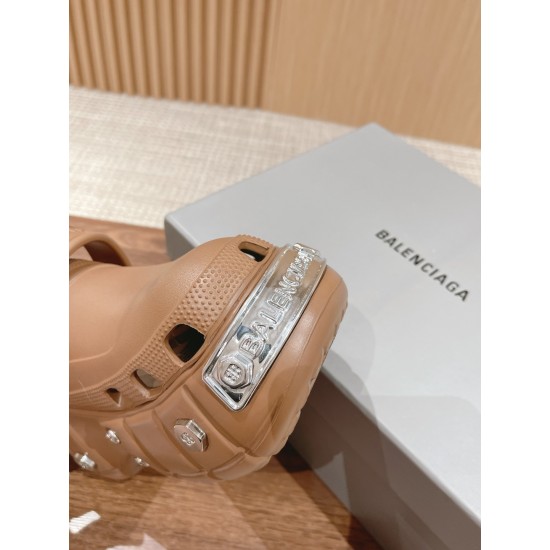  Balenciaga Slippers