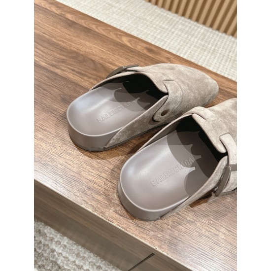  Balenciaga Slippers