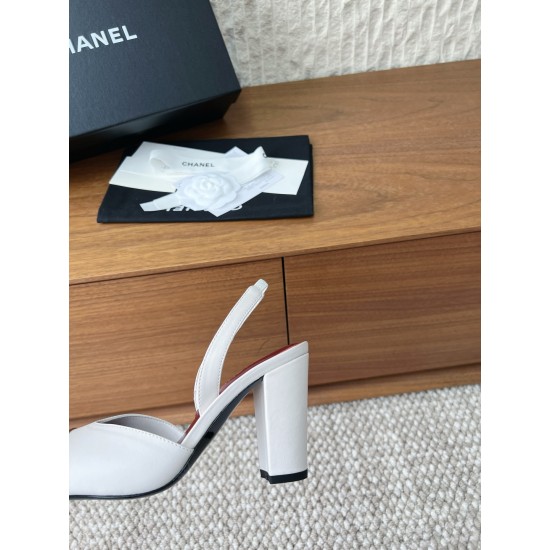 CHANEL Pumps and Slingbacks