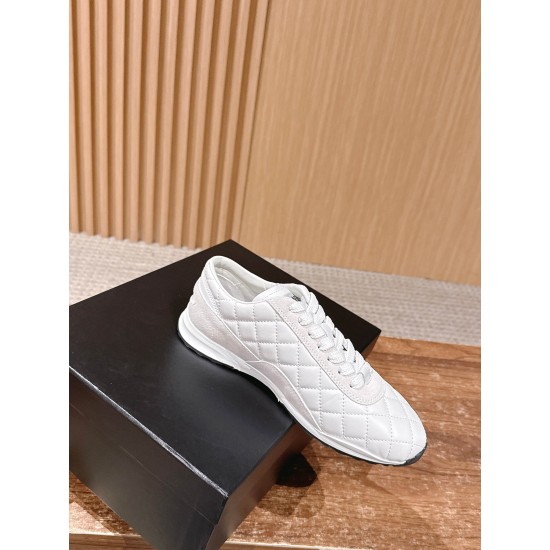 CHANEL Sneakers