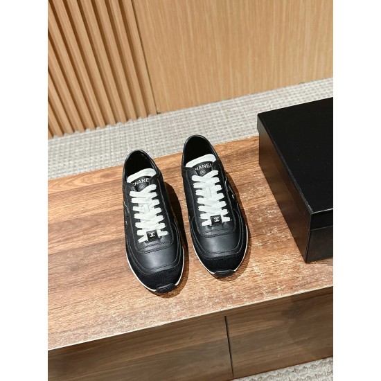 CHANEL Sneakers