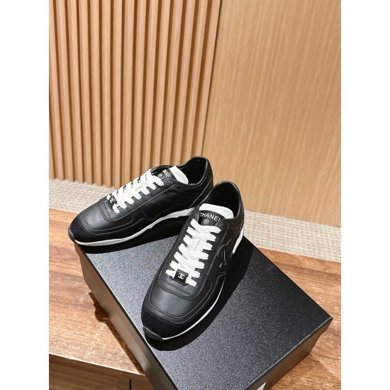 CHANEL Sneakers