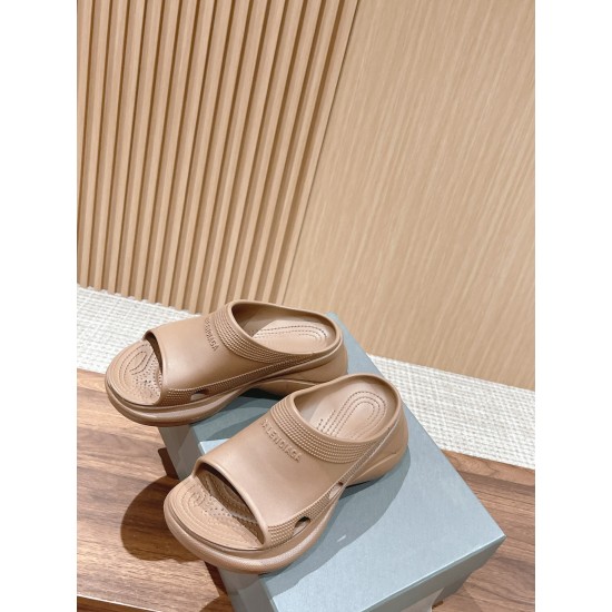  Balenciaga Slippers