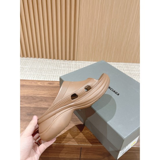  Balenciaga Slippers