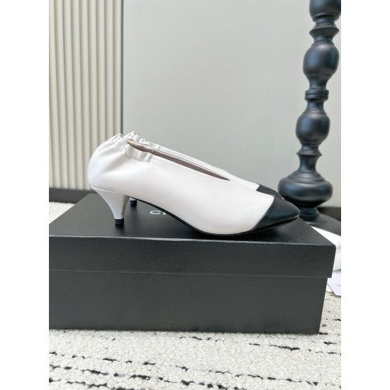 CHANEL Pumps and Slingbacks