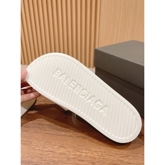  Balenciaga Slippers