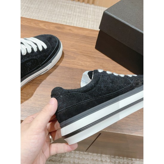 CHANEL Sneakers