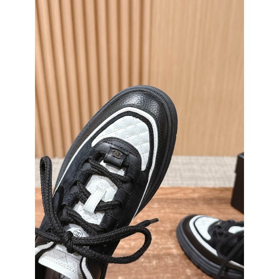 CHANEL Sneakers