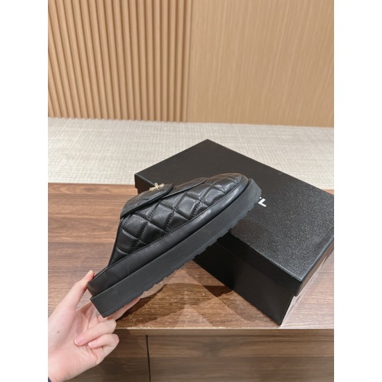 CHANEL Slippers