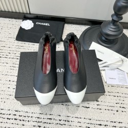 CHANEL Pumps and Slingbacks