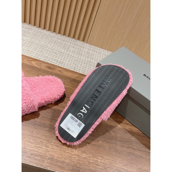  Balenciaga Slippers