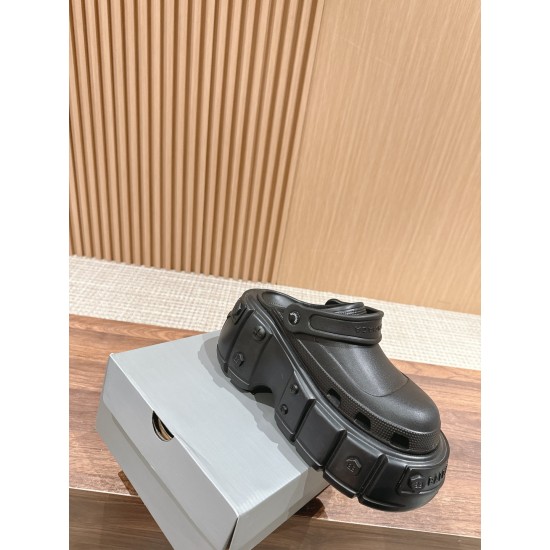  Balenciaga Slippers