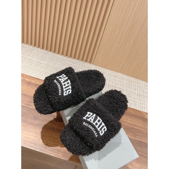  Balenciaga Slippers