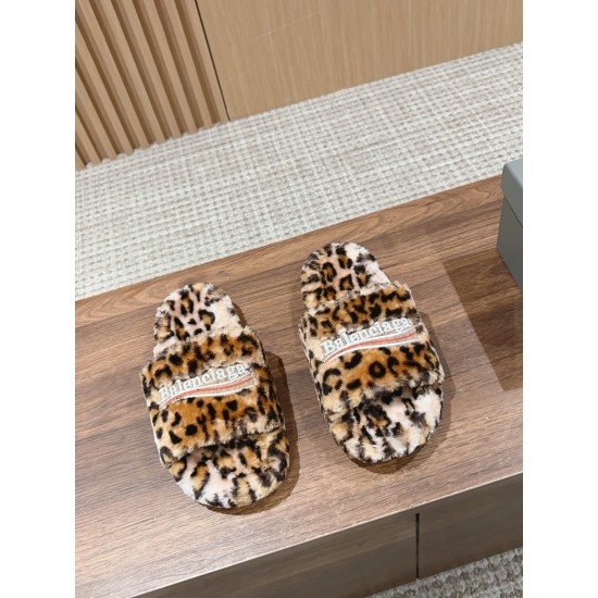  Balenciaga Slippers