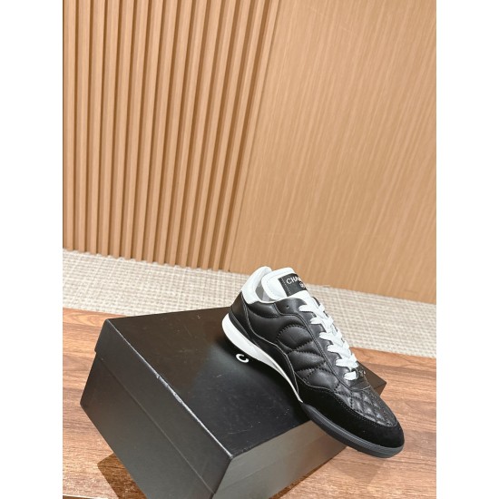CHANEL Sneakers