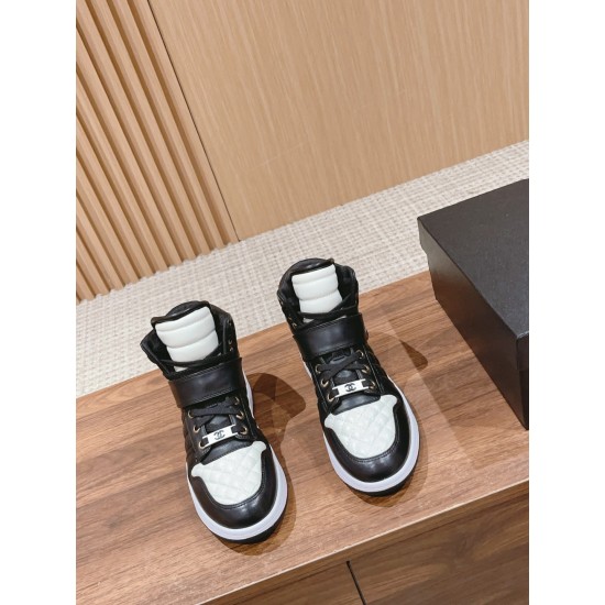 CHANEL Boots