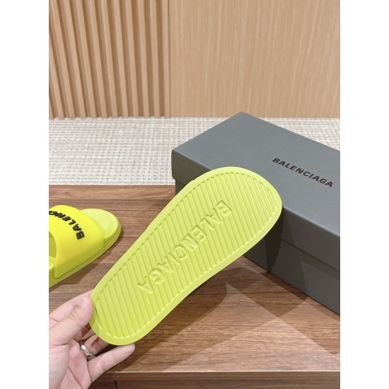  Balenciaga Slippers