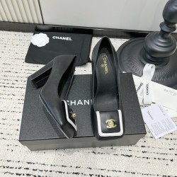 CHANEL Pumps and Slingbacks