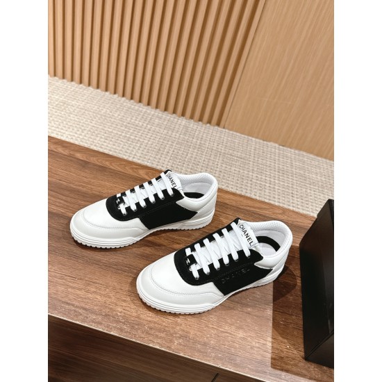 CHANEL Sneakers