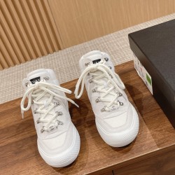 CHANEL Sneakers
