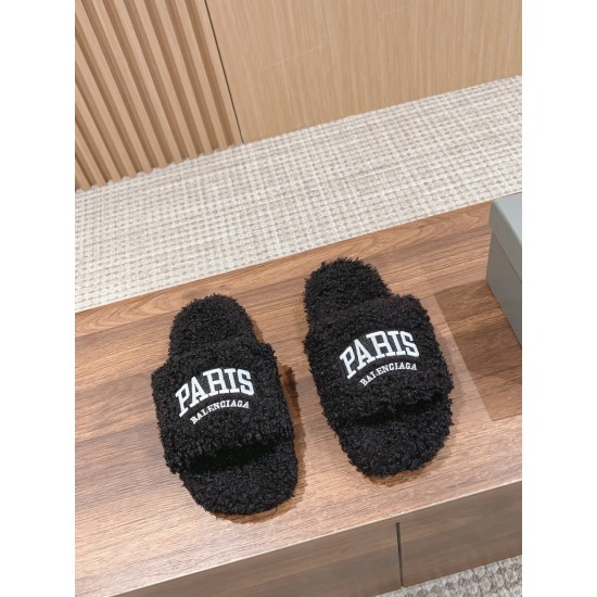  Balenciaga Slippers