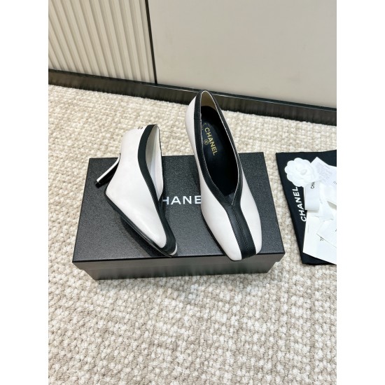 CHANEL Pumps and Slingbacks