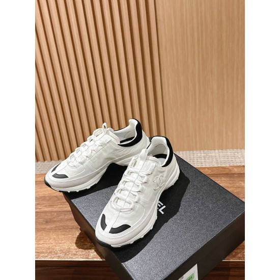 CHANEL Sneakers
