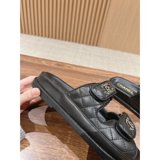 CHANEL Slippers