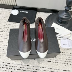 CHANEL Pumps and Slingbacks