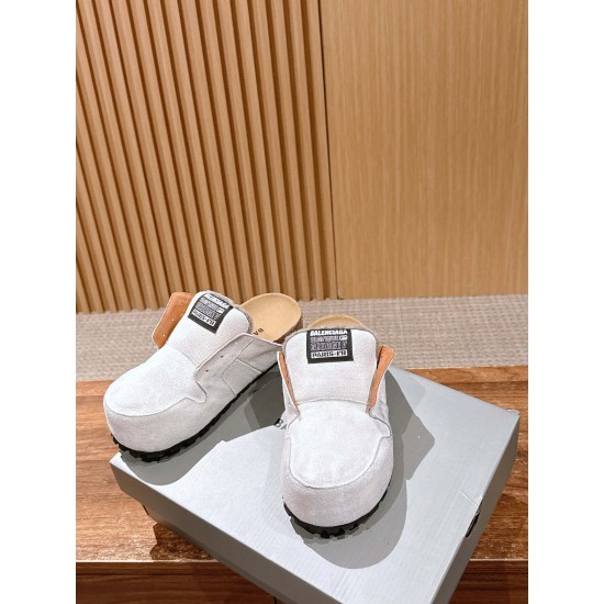  Balenciaga Slippers