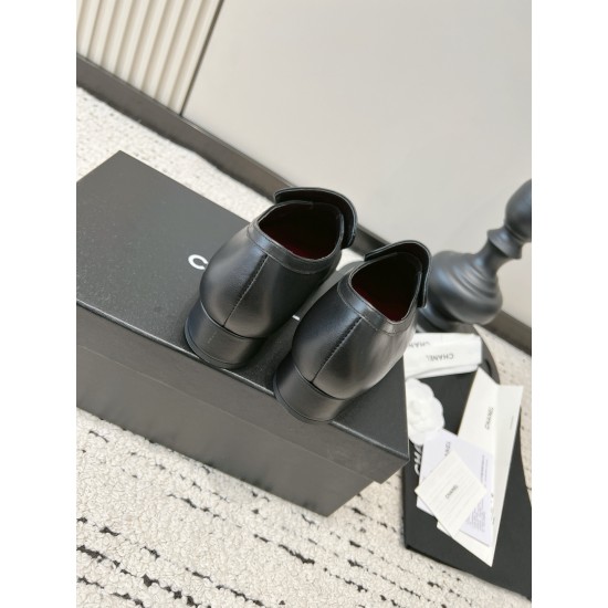 CHANEL Pumps and Slingbacks