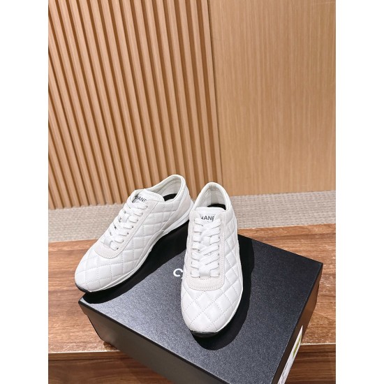 CHANEL Sneakers