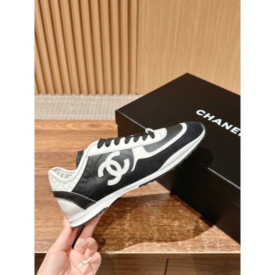 CHANEL Sneakers