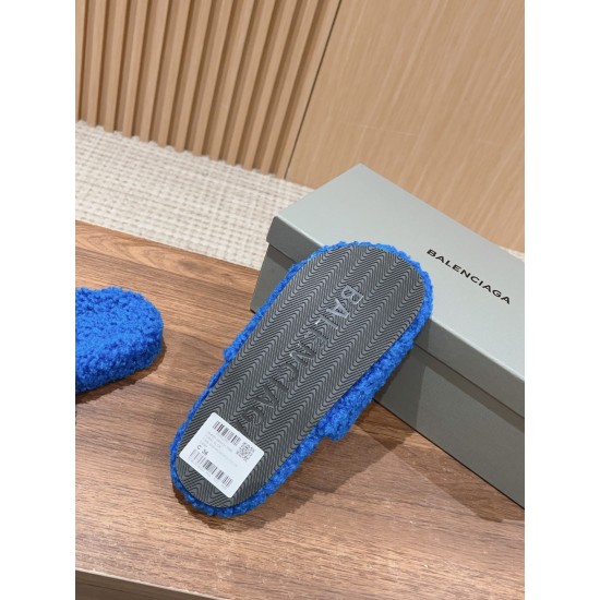  Balenciaga Slippers