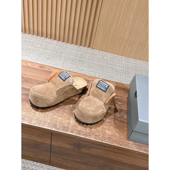  Balenciaga Slippers
