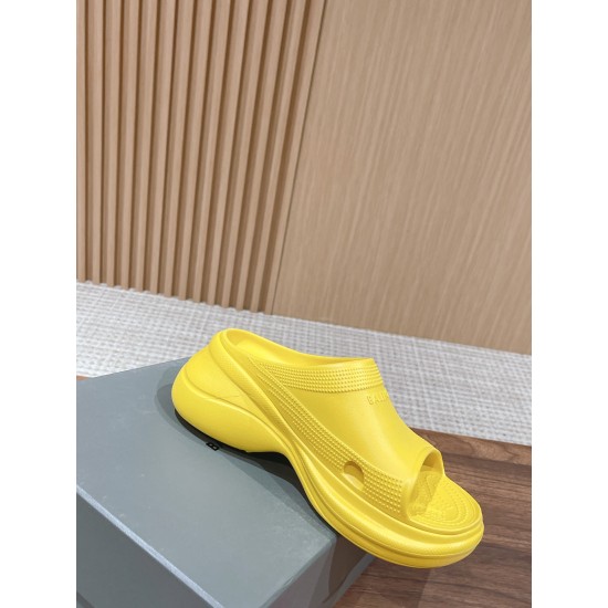  Balenciaga Slippers