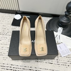 CHANEL Pumps and Slingbacks