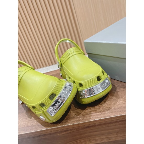  Balenciaga Slippers