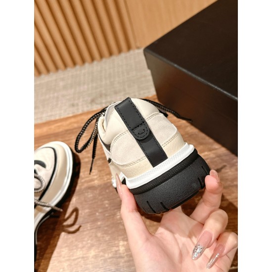 CHANEL Sneakers