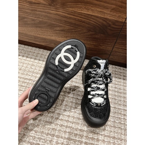 CHANEL Sneakers