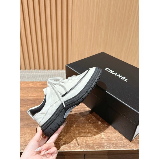 CHANEL Sneakers