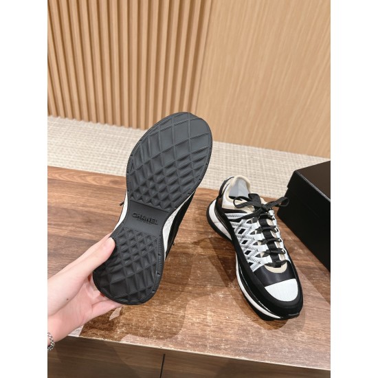 CHANEL Sneakers